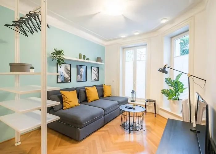 Modern Apartment Near Außenalster Hamburg